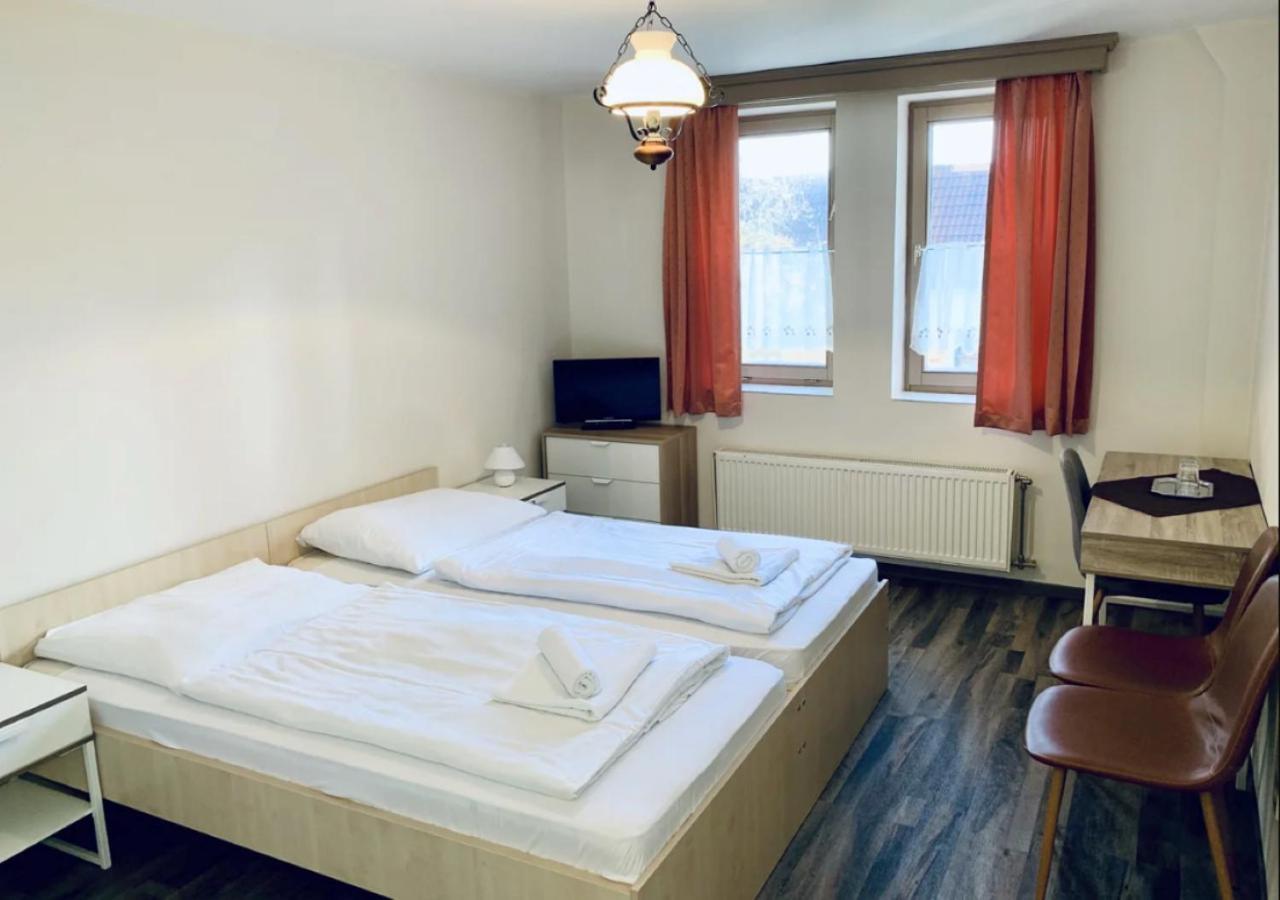 Revesz Hotel, Restaurant And Rosa Spa Γκιόρ Εξωτερικό φωτογραφία